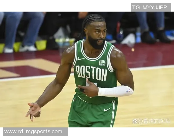 东部半决赛首战骑士对决凯尔特人精彩回顾与分析